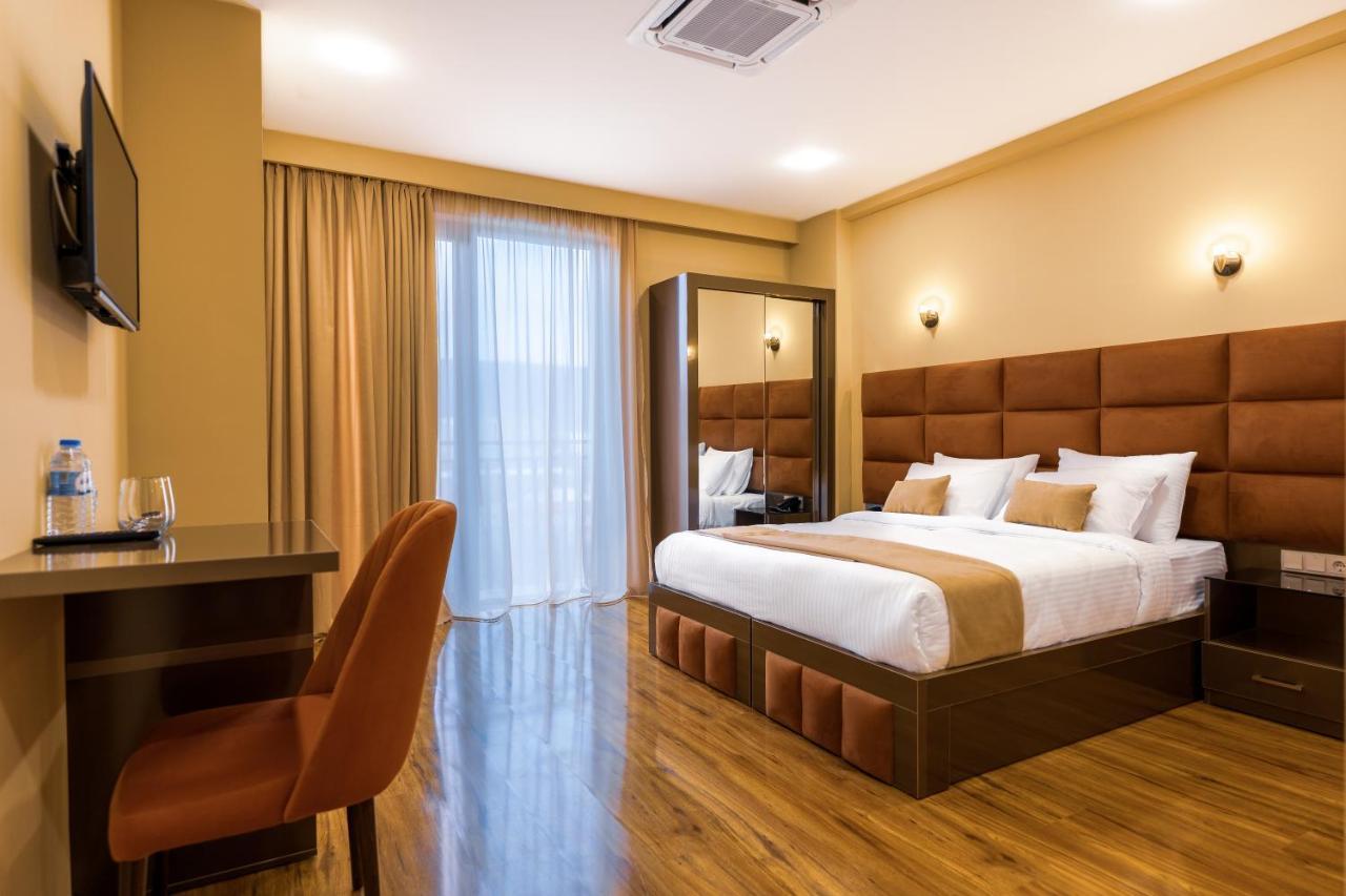 Hotel Residence Plaza Тбилиси Екстериор снимка